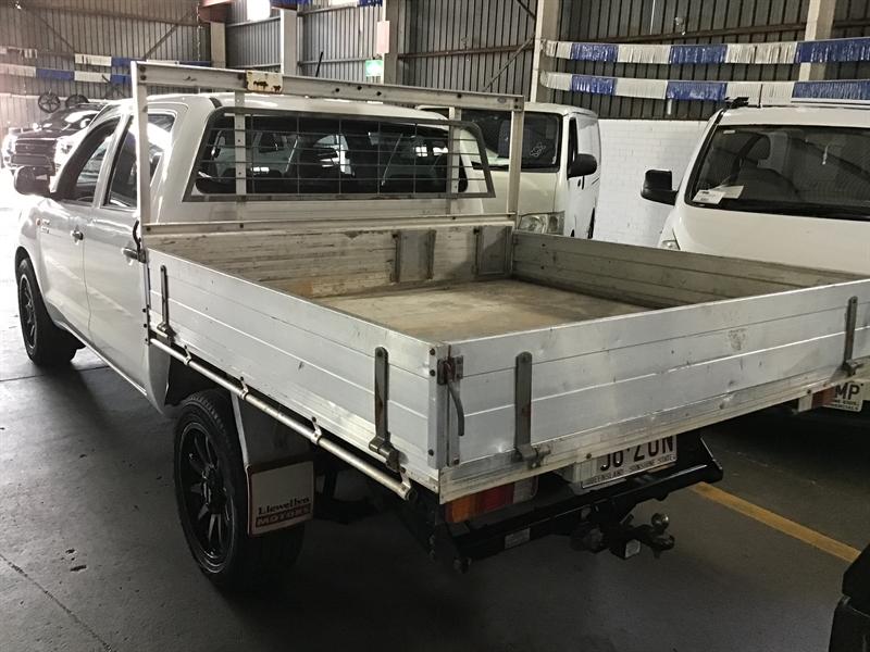 Toyota Hilux Sr Kun R My White Sp Manual Dual Cab P Up