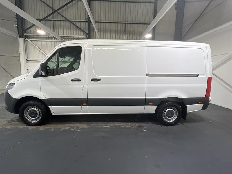 Mercedes Benz Sprinter Cdi Mwb White Automatic Van F Motor