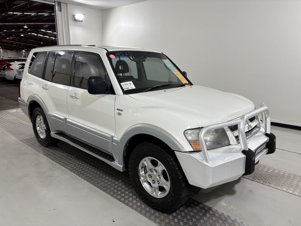 2004 Mitsubishi Pajero