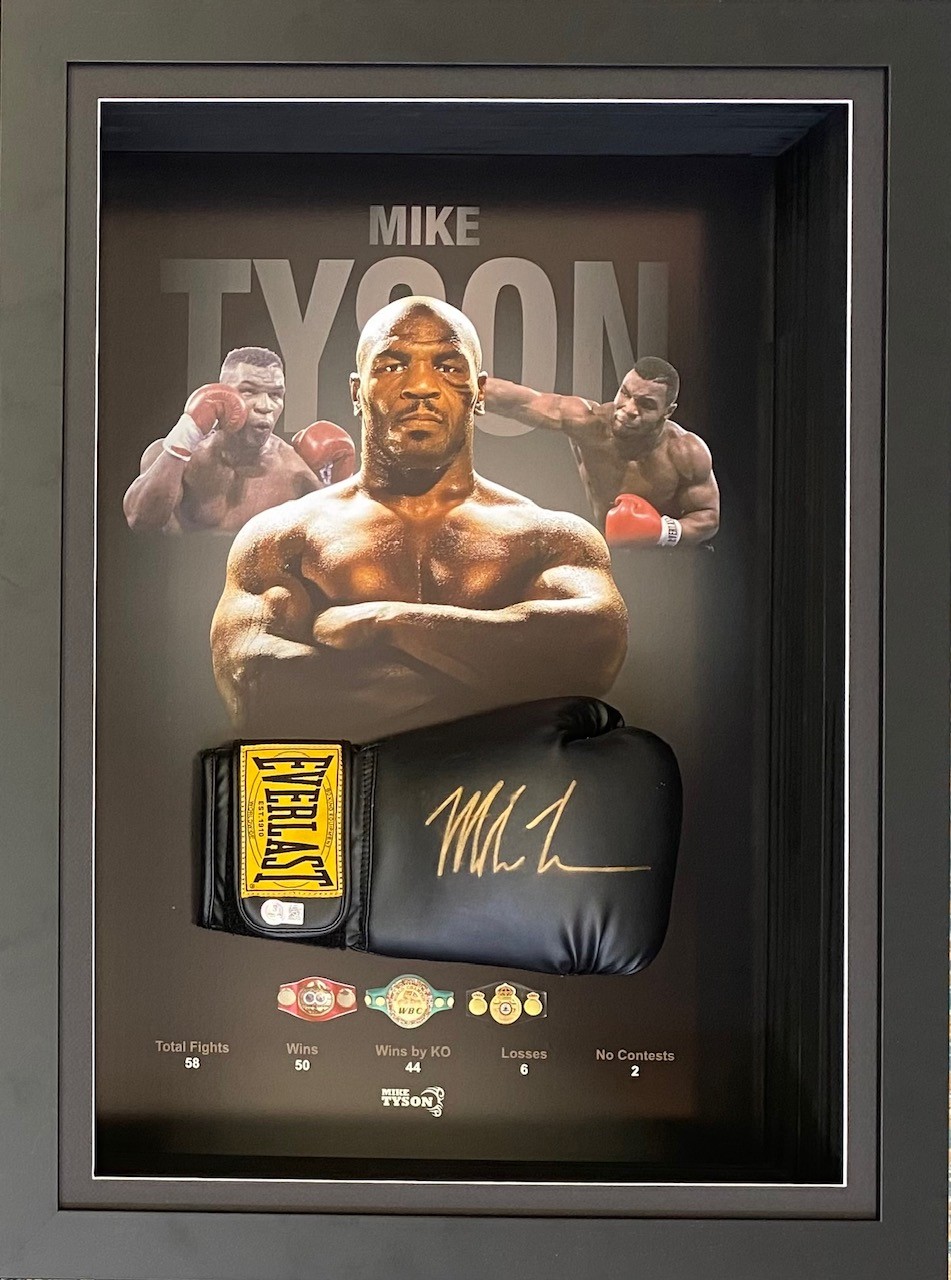 SPORTS MEMORABILIA