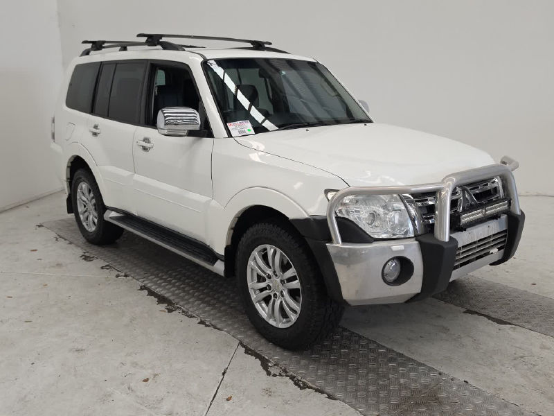 MITSUBISHI PAJERO
