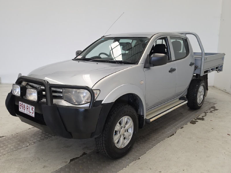 MITSUBISHI TRITON