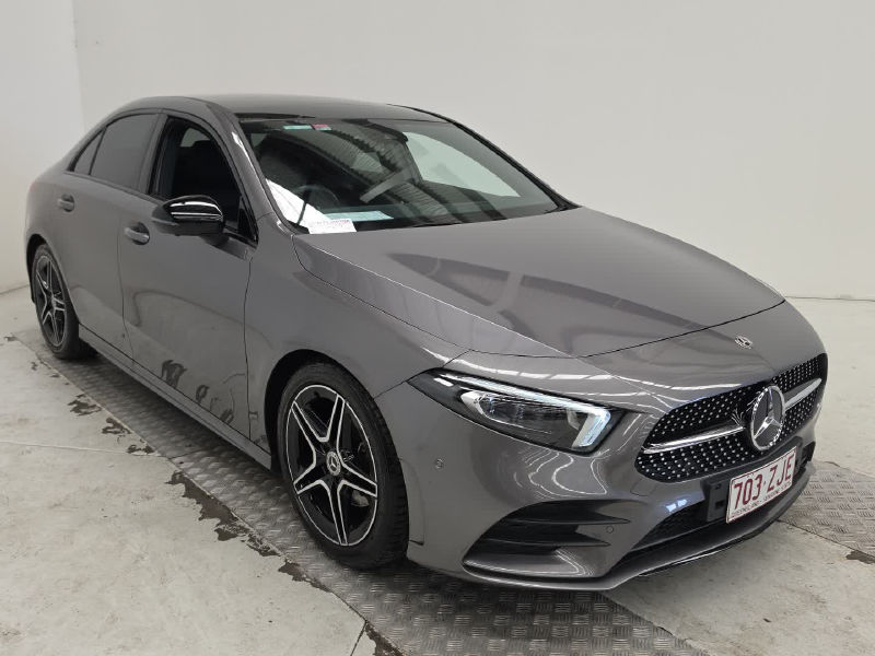 MERCEDES-BENZ A200