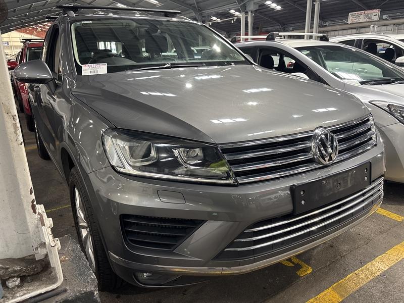 VOLKSWAGEN TOUAREG