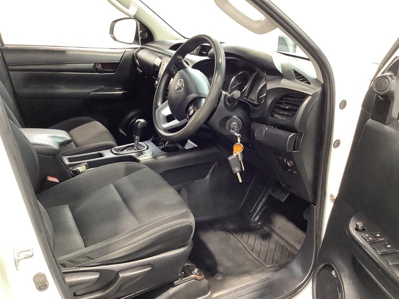 2022 TOYOTA HILUX SR (4x4) GUN126R GLACIER WHITE 6 SP AUTOMATIC DOUBLE ...